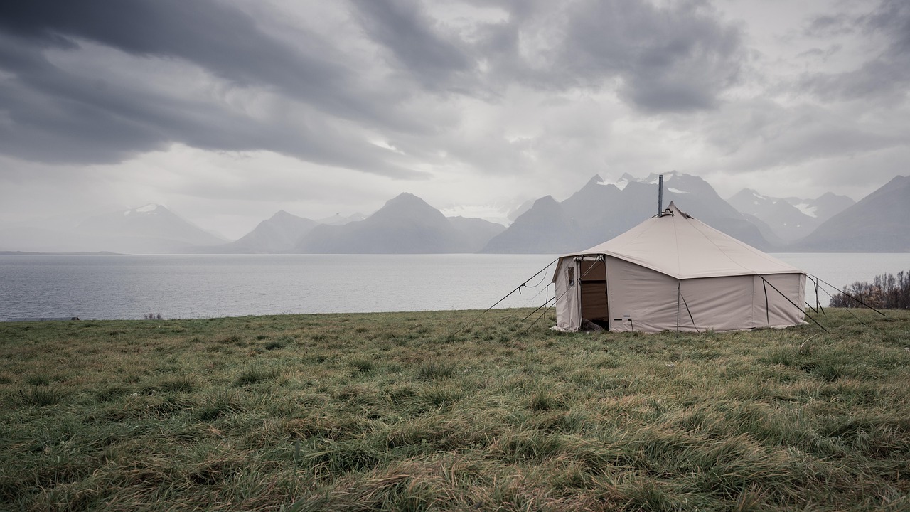 Le glamping, c'est quoi ? Définition, hébergements et budget