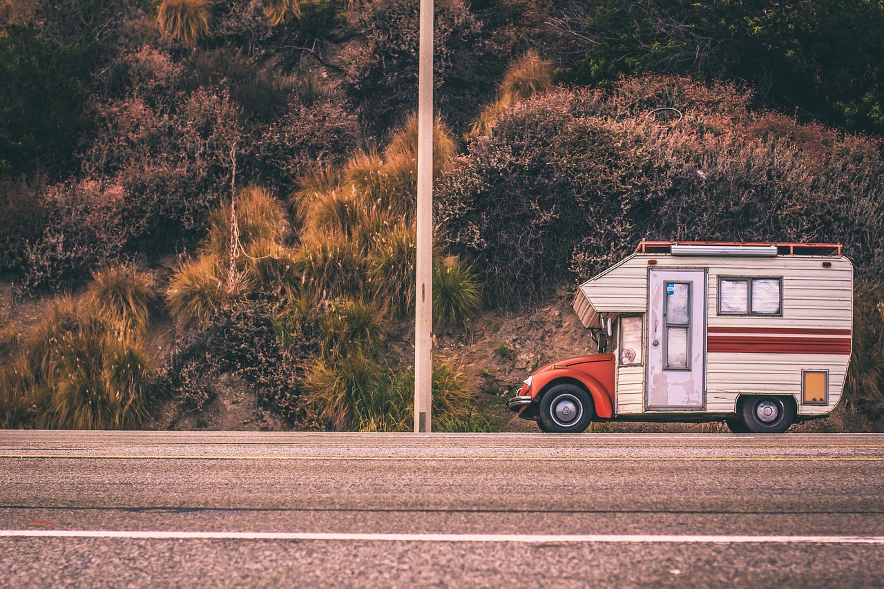 Camping-car stationné gratuitement pour la nuit dans un cadre nature