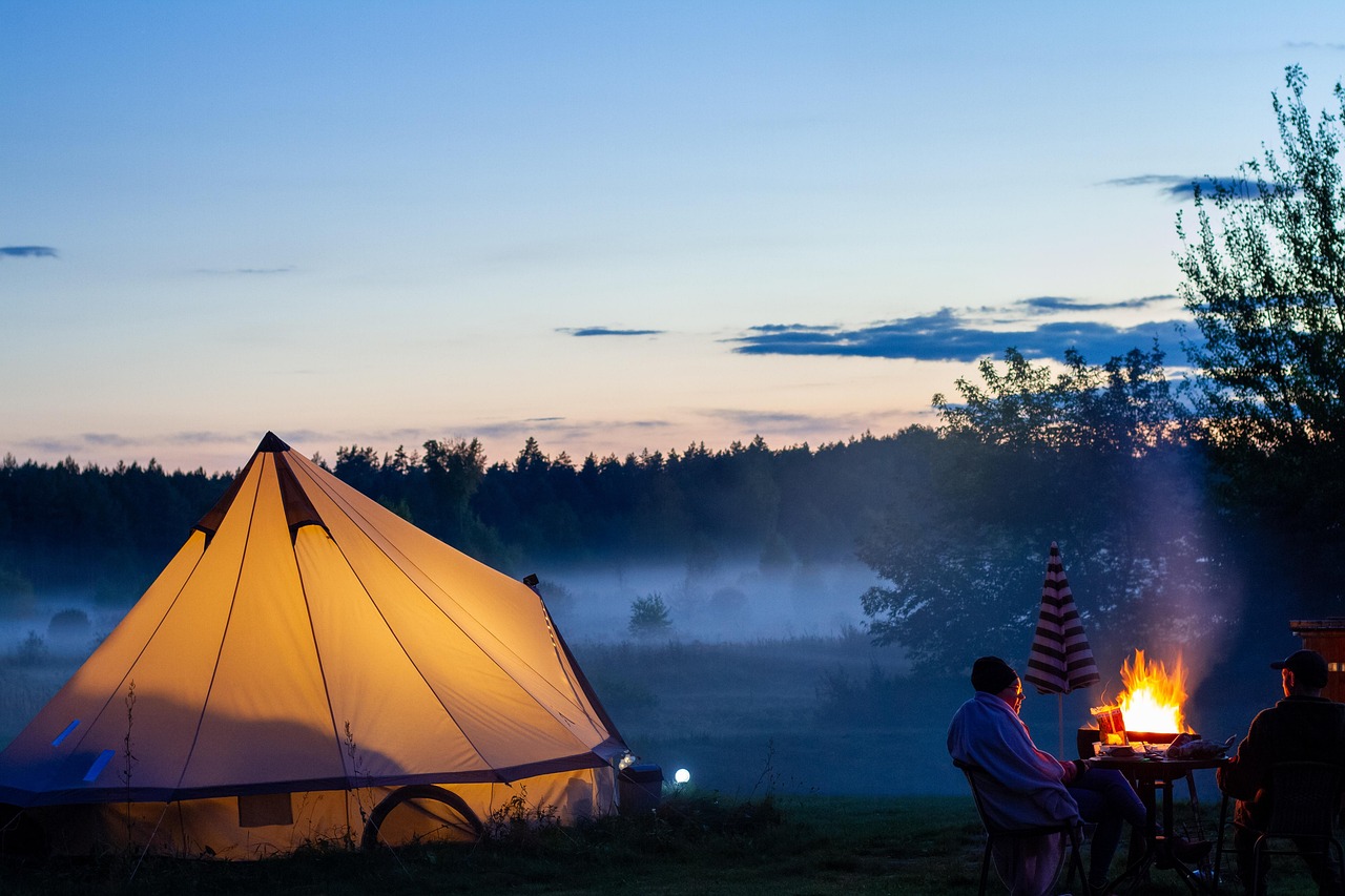 Camping insolite : cabanes, yourtes et hébergements originaux